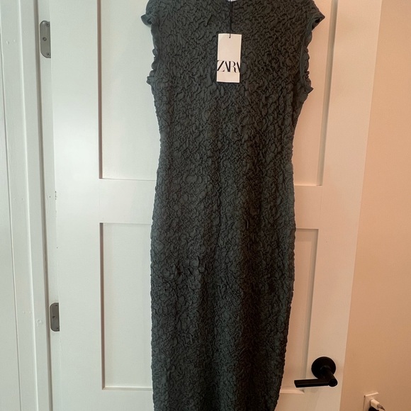 Wrinkle Effect Knit Dress, New with Tags - Picture 4 of 5